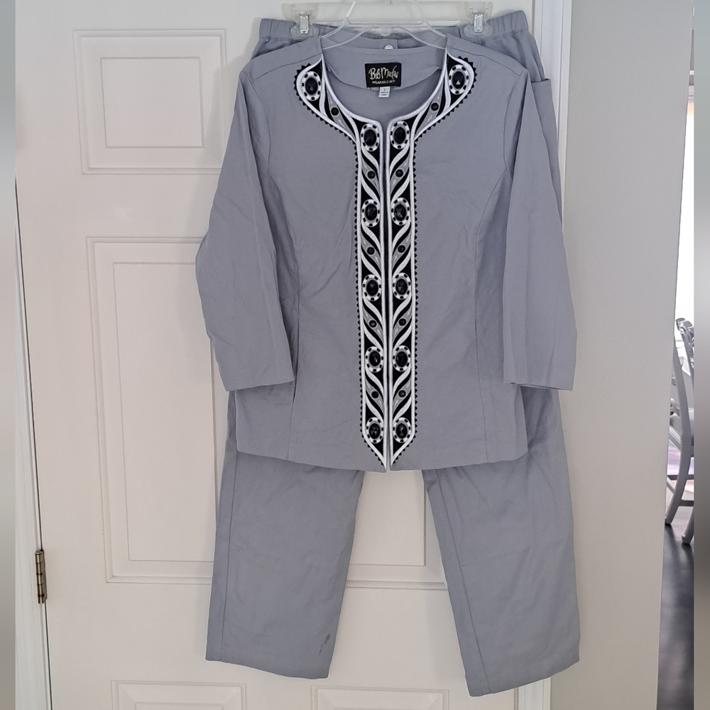 Bob Mackie Wearable Art vintage gray suit set. Size L.